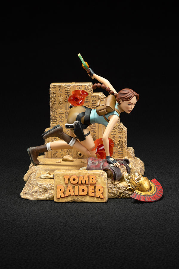 Vintage Lara croft tomb raider figure shops set in packages